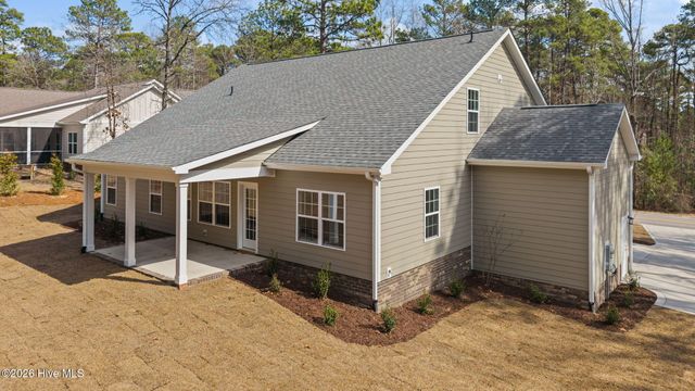 180 Longleaf Drive, Seven Lakes, NC 27376