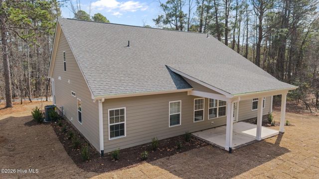 180 Longleaf Drive, Seven Lakes, NC 27376