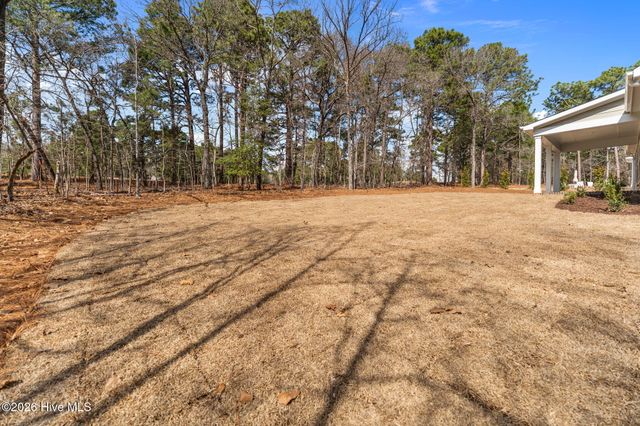 180 Longleaf Drive, Seven Lakes, NC 27376