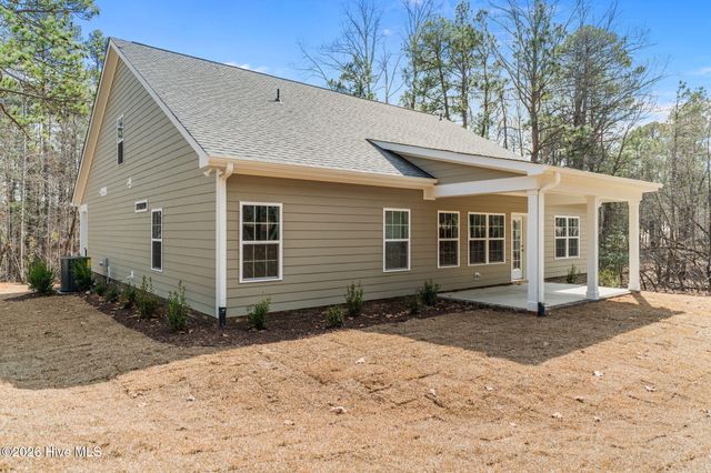 180 Longleaf Drive, Seven Lakes, NC 27376
