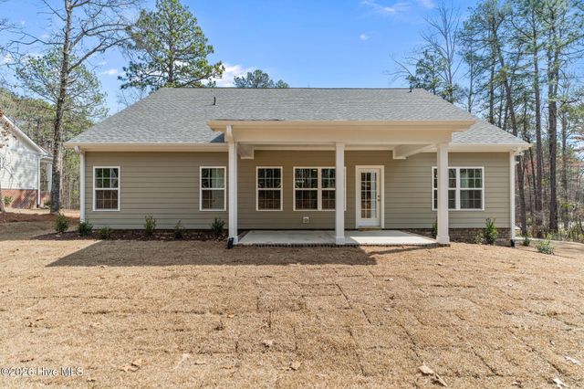 180 Longleaf Drive, Seven Lakes, NC 27376