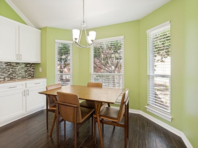 9502 Valley Lake Lane, Irving, TX 75063