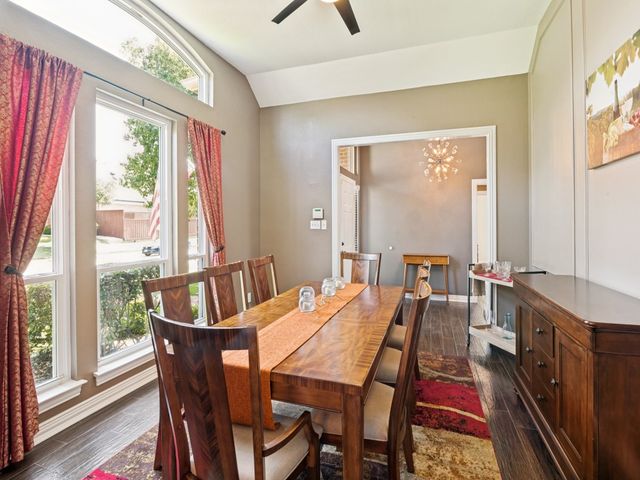 9502 Valley Lake Lane, Irving, TX 75063