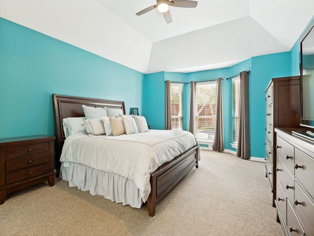 9502 Valley Lake Lane, Irving, TX 75063