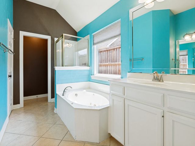 9502 Valley Lake Lane, Irving, TX 75063