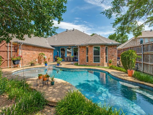 9502 Valley Lake Lane, Irving, TX 75063