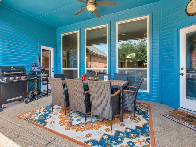 9502 Valley Lake Lane, Irving, TX 75063