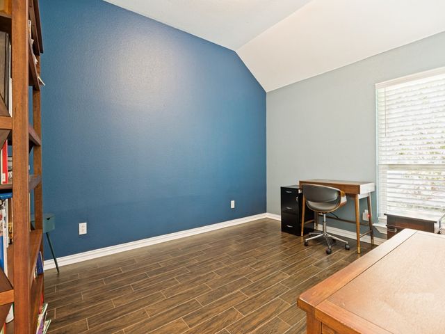 9502 Valley Lake Lane, Irving, TX 75063