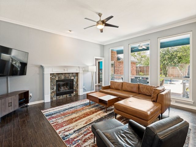 9502 Valley Lake Lane, Irving, TX 75063