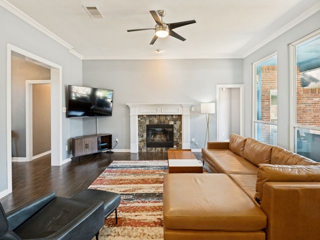 9502 Valley Lake Lane, Irving, TX 75063