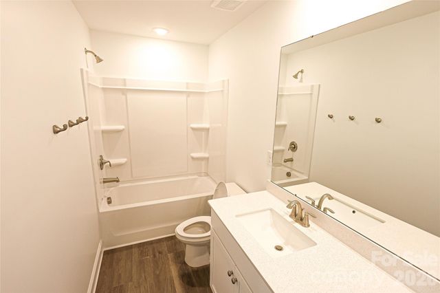 5015 TWIN RIVER Drive, Denver, NC 28037