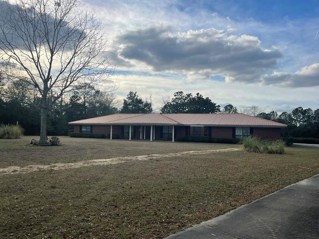 8813 State Highway 10, Shorterville, AL 36373