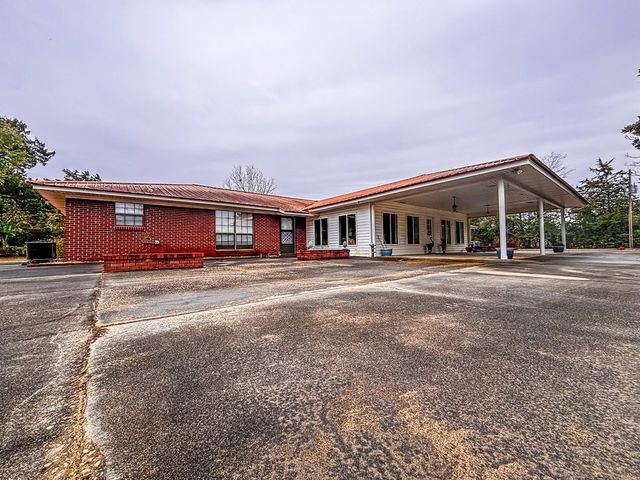 8813 State Highway 10, Shorterville, AL 36373