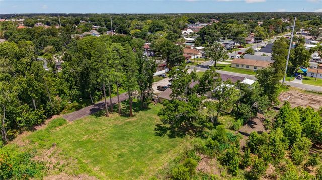6817 N BLOSSOM AVENUE, Tampa, FL 33614