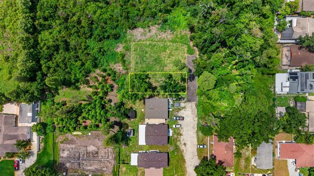 6817 N BLOSSOM AVENUE, Tampa, FL 33614