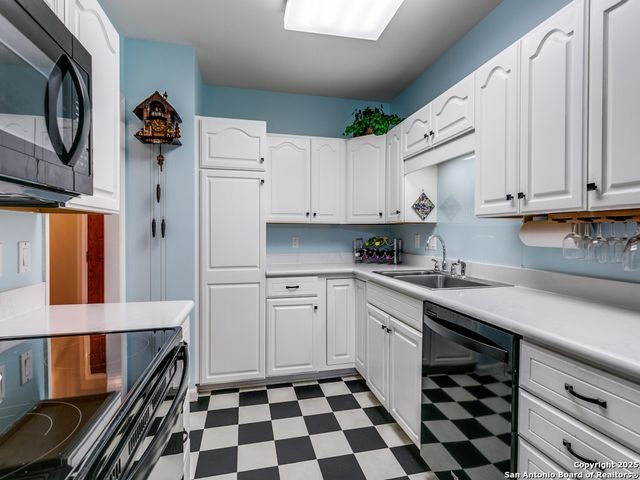 1 Towers Park Ln Apt 412, San Antonio, TX 78209