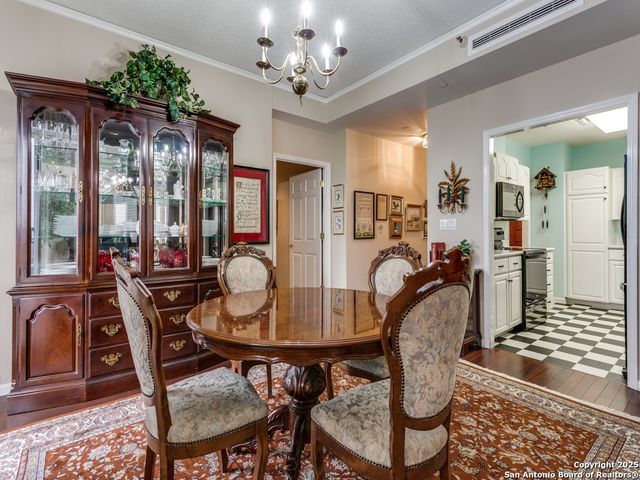 1 Towers Park Ln Apt 412, San Antonio, TX 78209