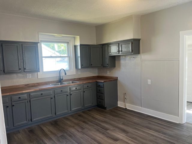 429 Half Avenue, Circleville, OH 43113