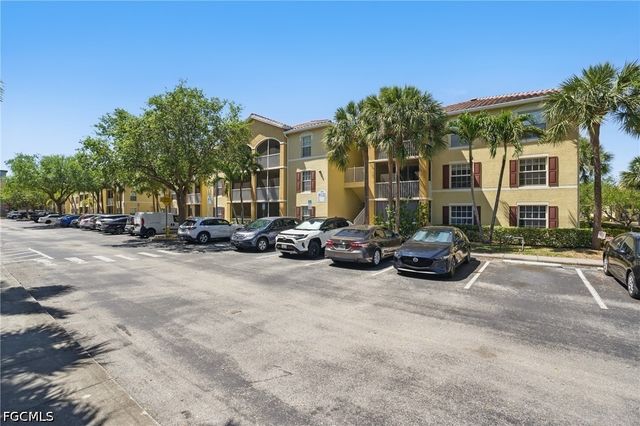 4121 Residence DR 324, Fort Myers, FL 33901