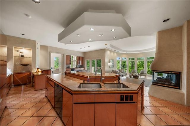 3104 W 117th Street, Leawood, KS 66211