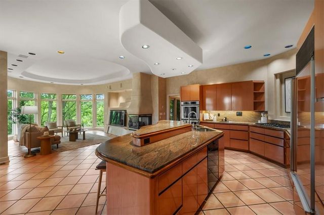 3104 W 117th Street, Leawood, KS 66211