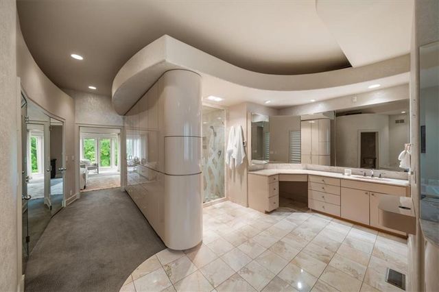 3104 W 117th Street, Leawood, KS 66211