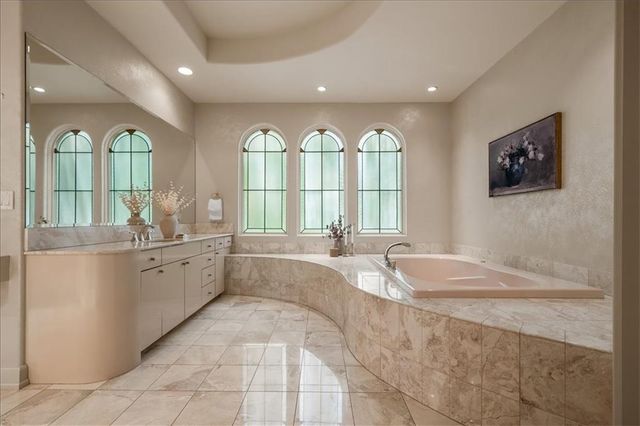 3104 W 117th Street, Leawood, KS 66211