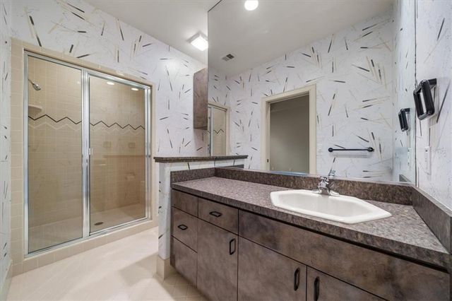 3104 W 117th Street, Leawood, KS 66211