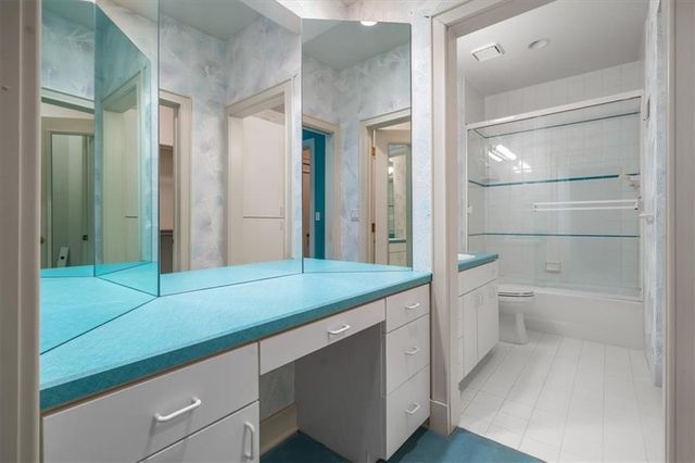 3104 W 117th Street, Leawood, KS 66211
