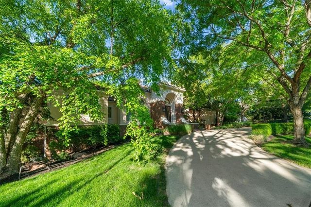 3104 W 117th Street, Leawood, KS 66211