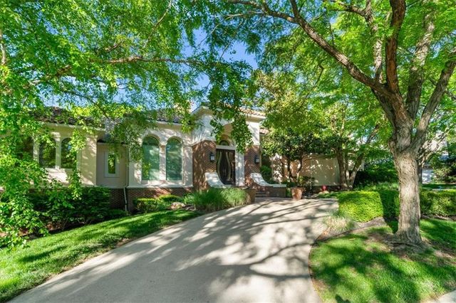 3104 W 117th Street, Leawood, KS 66211