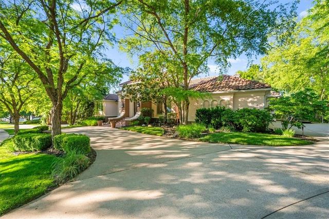 3104 W 117th Street, Leawood, KS 66211