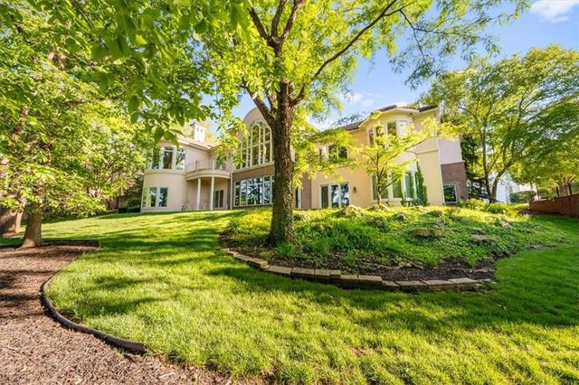 3104 W 117th Street, Leawood, KS 66211