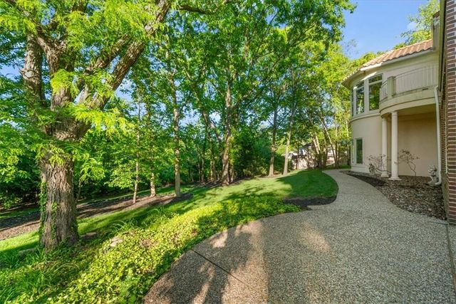 3104 W 117th Street, Leawood, KS 66211