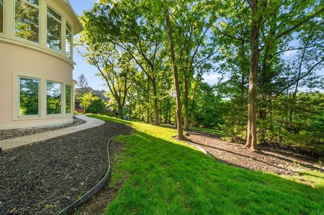 3104 W 117th Street, Leawood, KS 66211