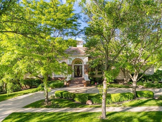 3104 W 117th Street, Leawood, KS 66211