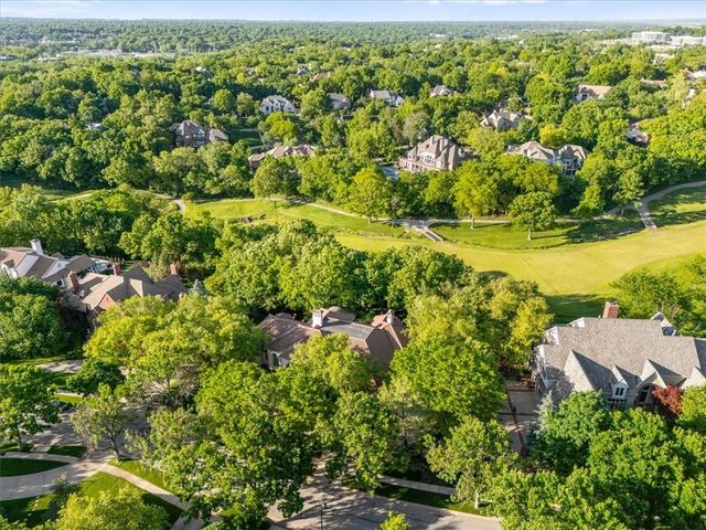 3104 W 117th Street, Leawood, KS 66211