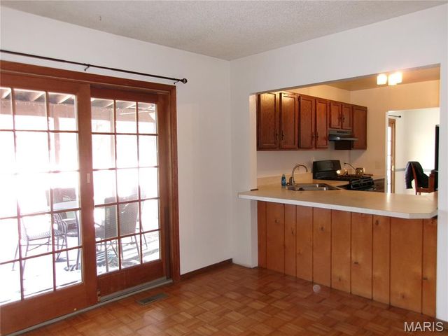 4132 Lebanon Avenue, Shiloh, IL 62221