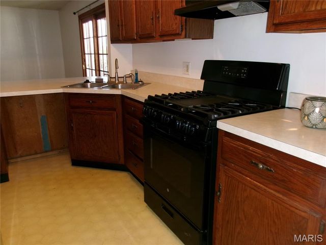 4132 Lebanon Avenue, Shiloh, IL 62221