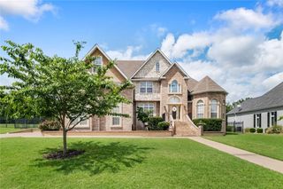 7 W Leiston Drive, Rogers, AR 72758