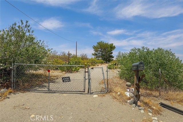 13384 Sheep Creek Road, Phelan, CA 92371