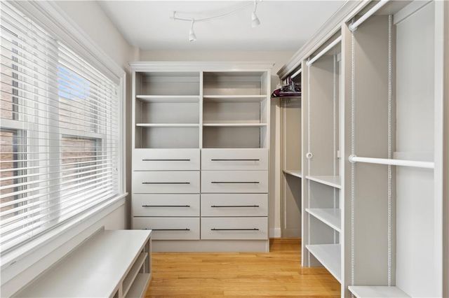 807 W 48th Street 701, Kansas City, MO 64112