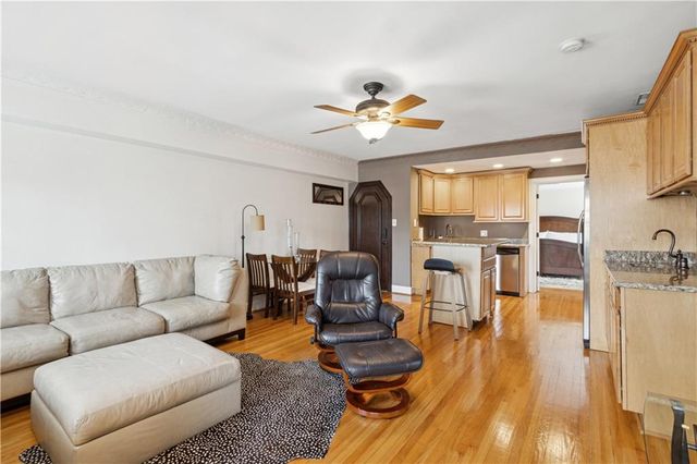 807 W 48th Street 701, Kansas City, MO 64112