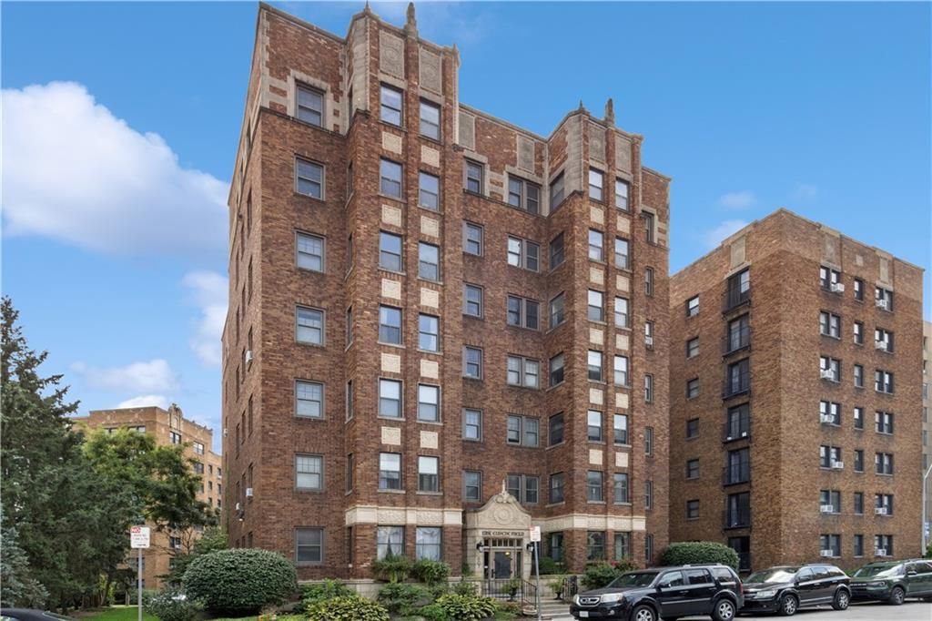 807 W 48th Street 701, Kansas City, MO 64112