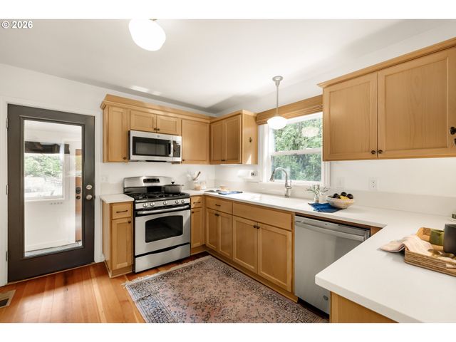 7560 Sw 67TH Ave, Portland, OR 97223