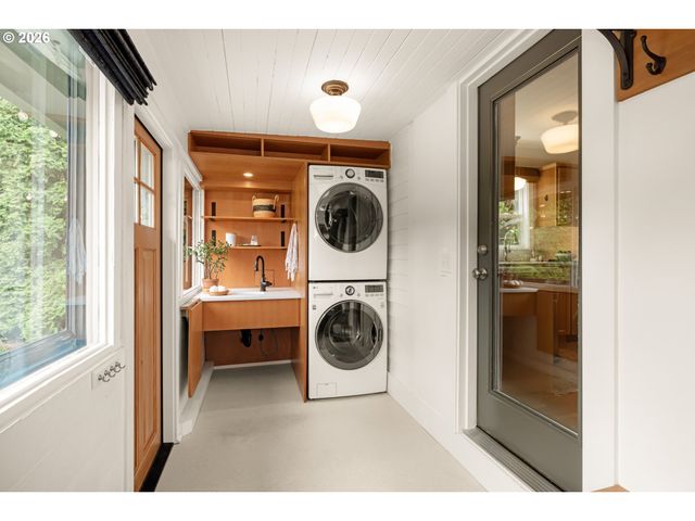 7560 Sw 67TH Ave, Portland, OR 97223