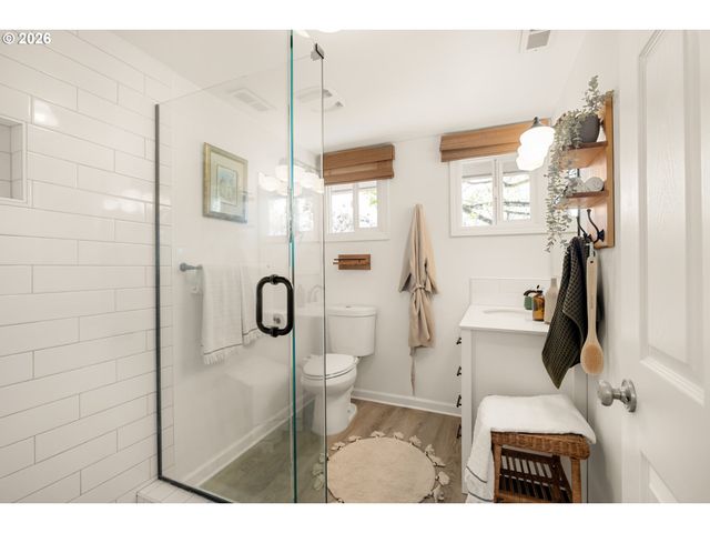 7560 Sw 67TH Ave, Portland, OR 97223