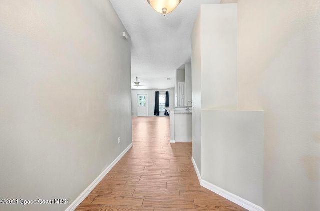 2711 Stratford Pointe Drive, Melbourne, FL 32904