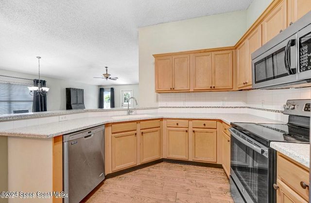 2711 Stratford Pointe Drive, Melbourne, FL 32904