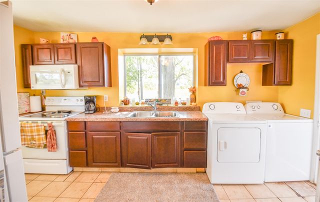 1032 S Snow Prairie Road, Bronson, MI 49028